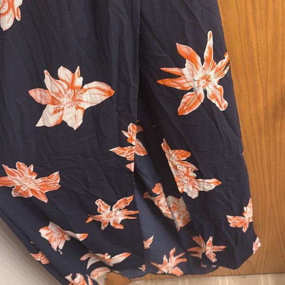 Simple floral maxi dress with amazing back size large - Picture 4 of 5